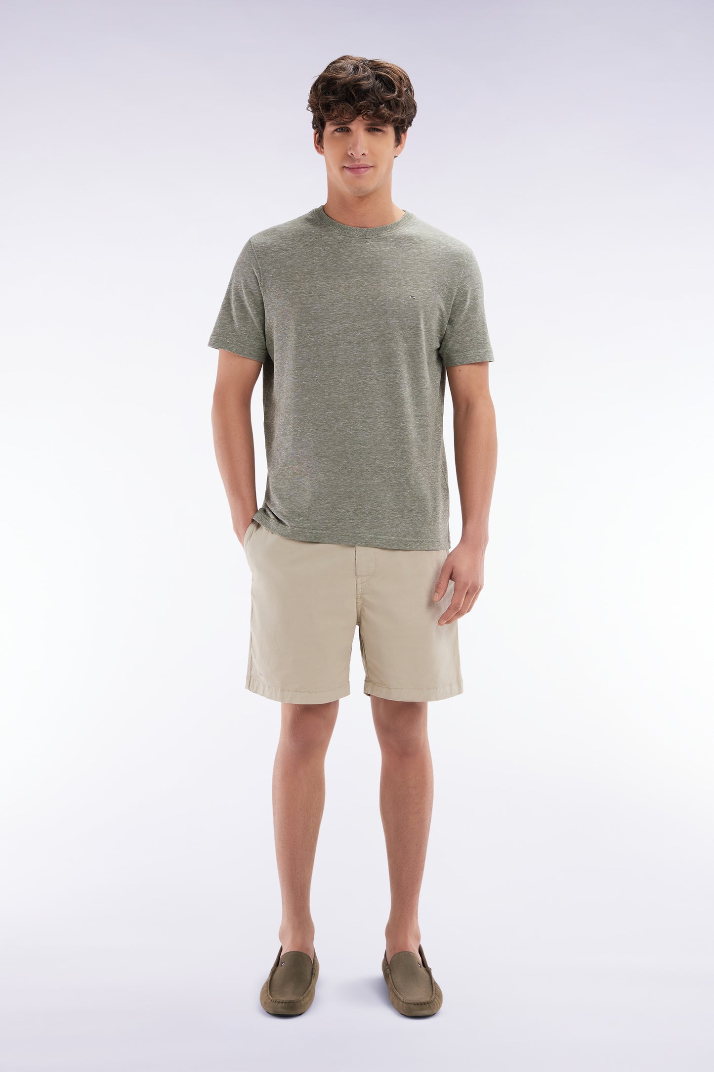 Elastic waist shorts in plain beige stretch cotton