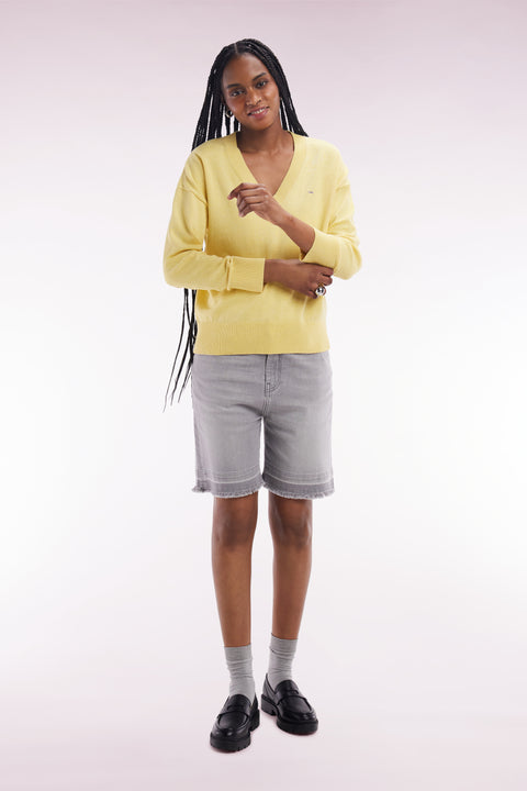 Relaxed fit grey stretch denim shorts - Image 1