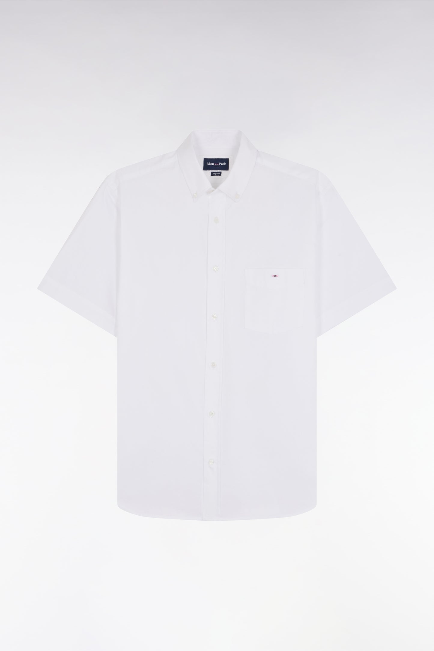 Straight white cotton short-sleeved shirt