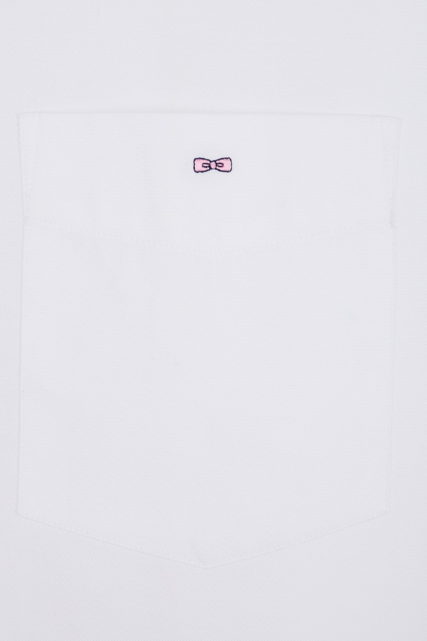 Straight white cotton short-sleeved shirt