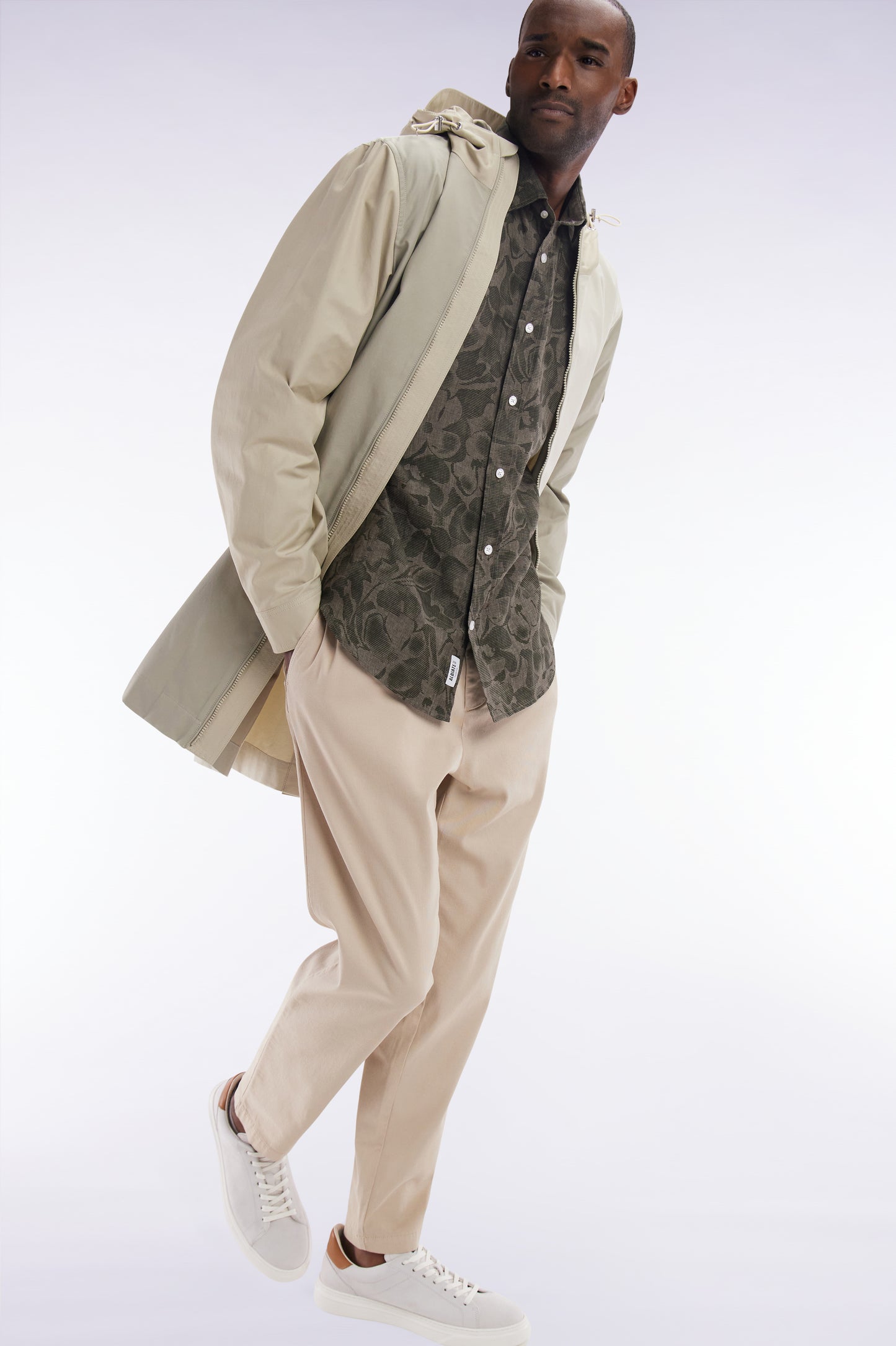 Slim-fit khaki linen printed shirt