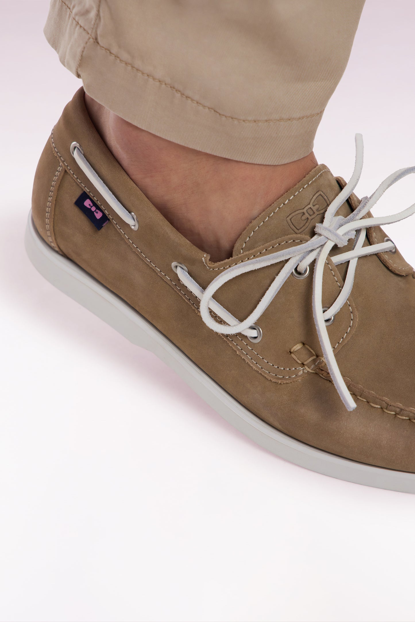 Mocassins bateau en cuir suédé camel