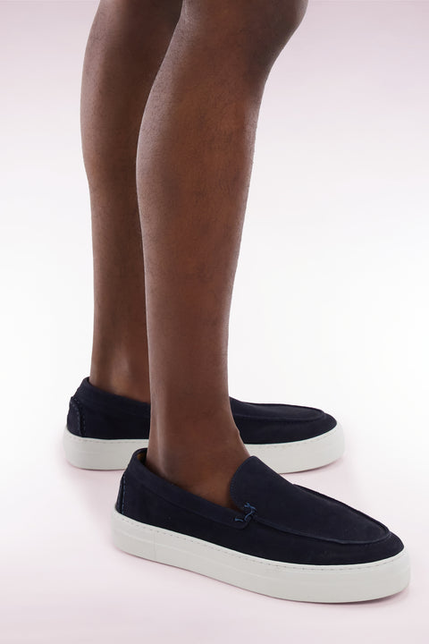 Loafers with sneakers soles in navy suede leather - Image 2