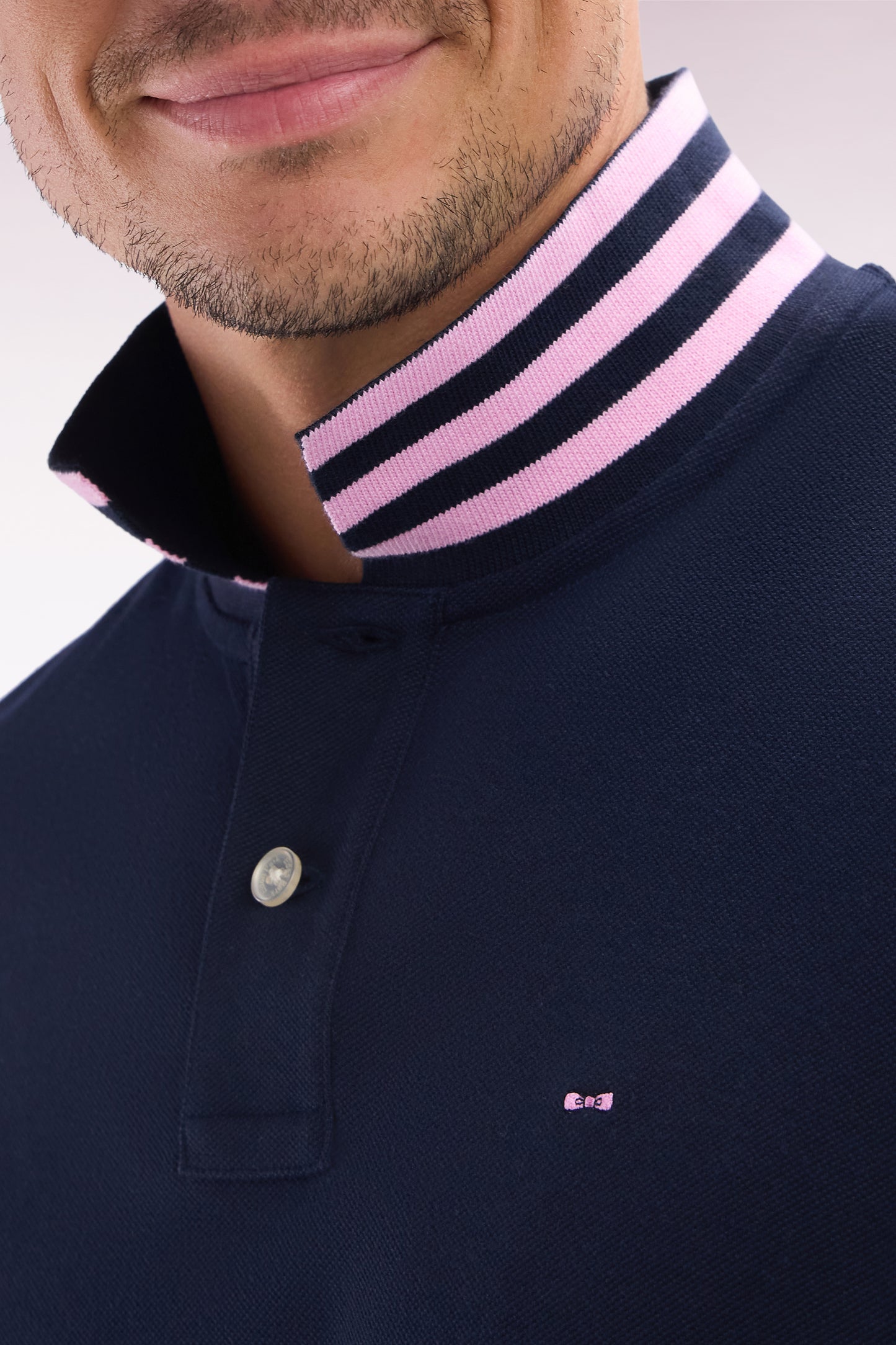 Straight-cut short-sleeved polo shirt in navy blue Pima cotton piqué with striped under collar