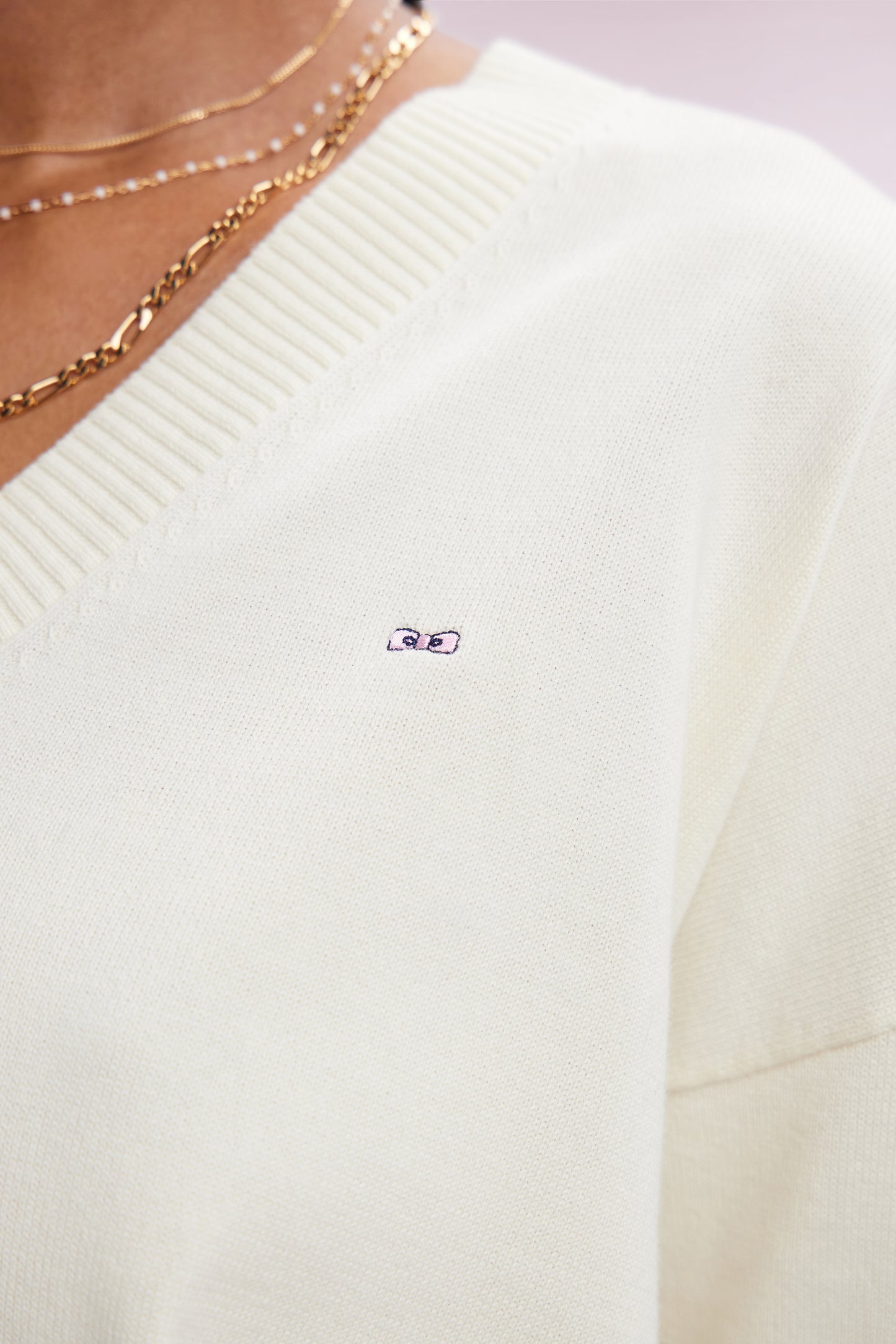 Relaxed-fit beige cotton V-neck jumper