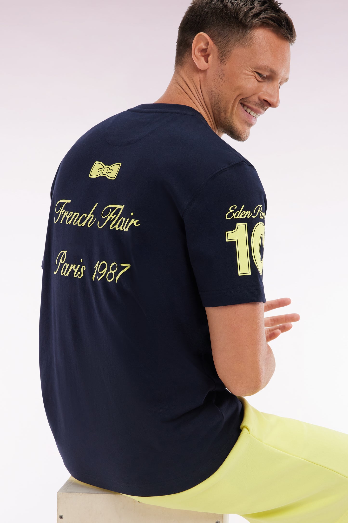 T-shirt in cotton navy yellow embroidery casual cut