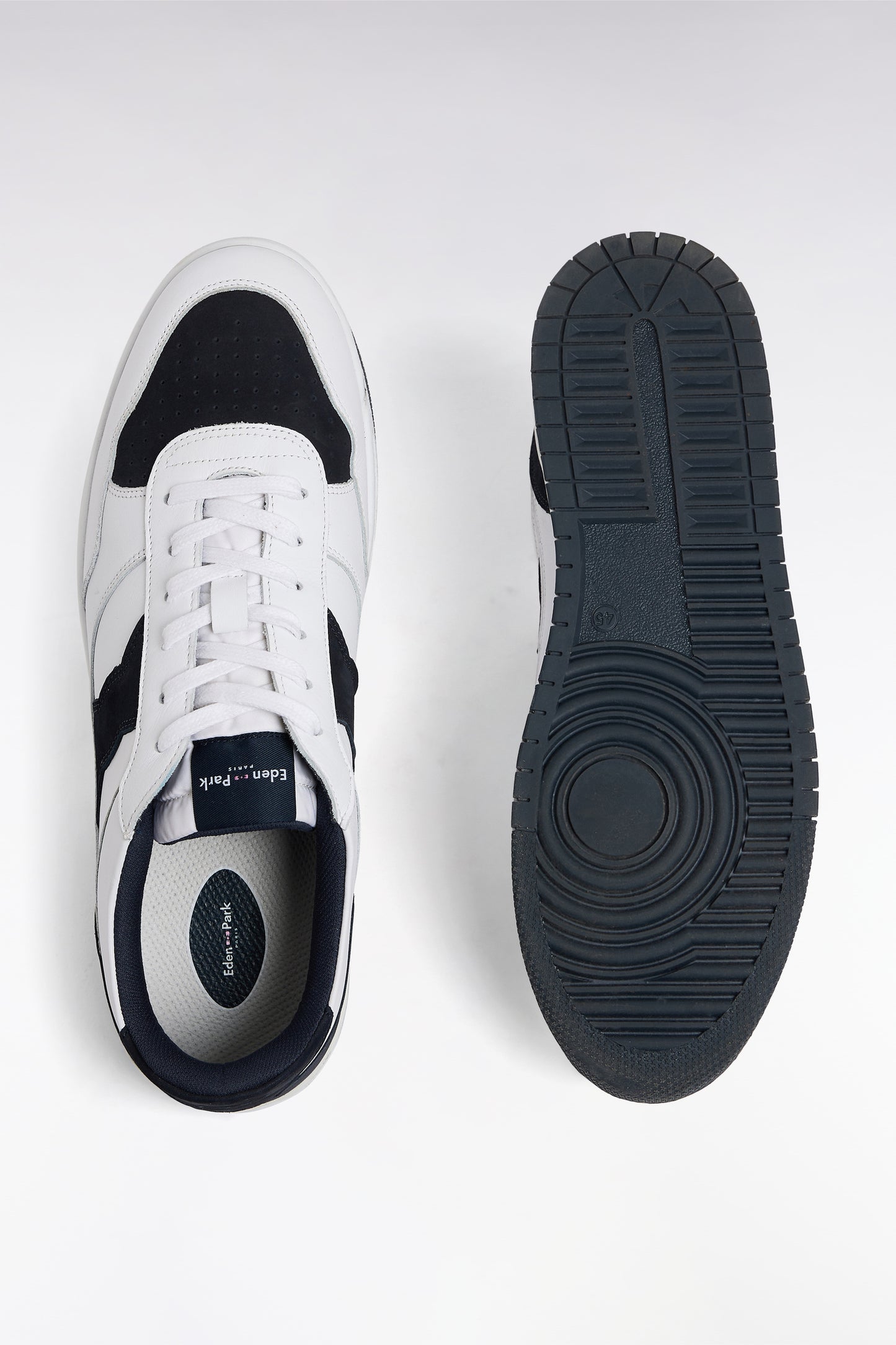 Sneakers bicolores en cuir lisse blanc et cuir suédé marine