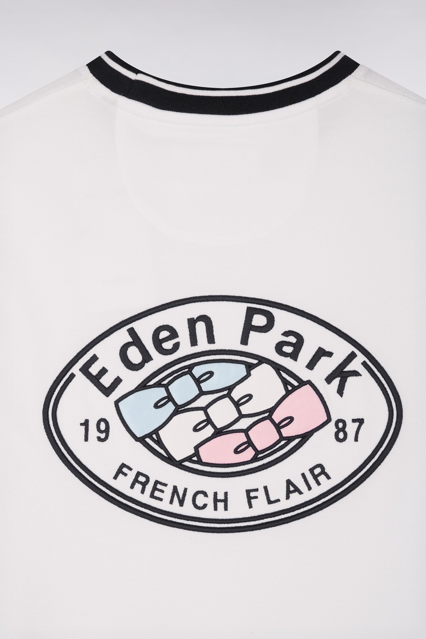 Regular fit short-sleeved white embroidered cotton T-shirt