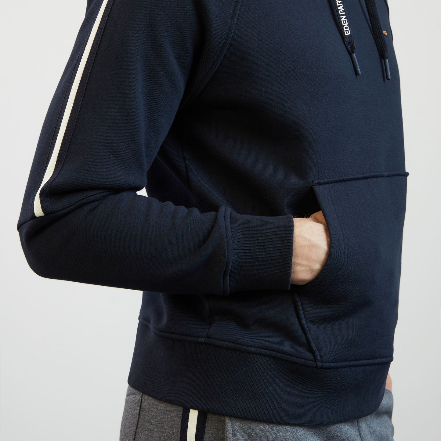 Dark blue hooded sweatshirt with flocked Eden Park details