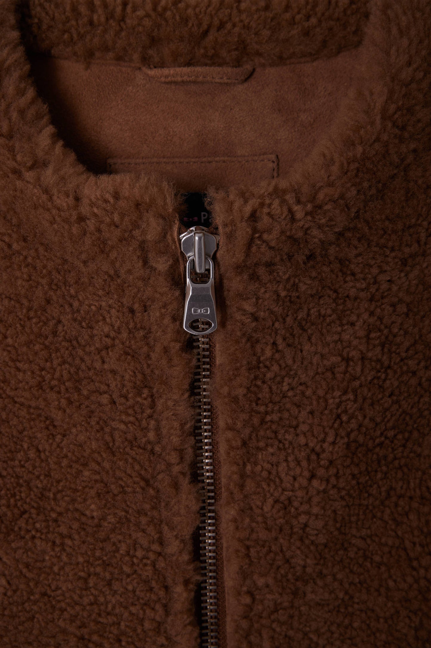 Sleeveless zip-up vest in hazelnut sheepskin Relaxed fit