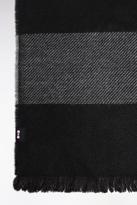 Black wool and alpaca blend scarf - Image 2
