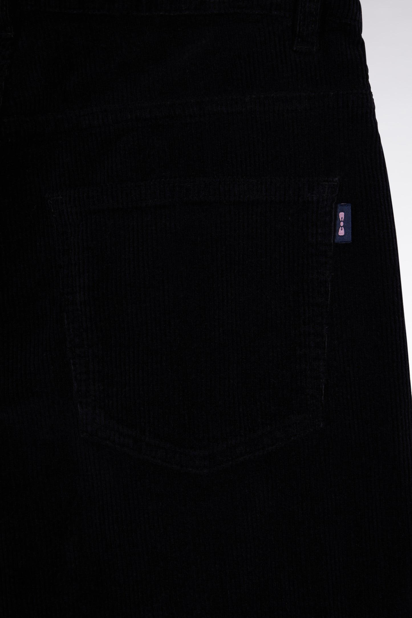 Pantalon 5 poches en velours côtelé noir
