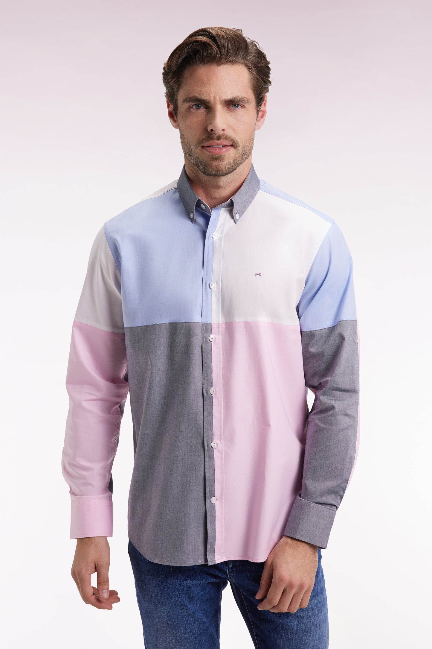 Cotton shirt with four-color pattern, straight cut
