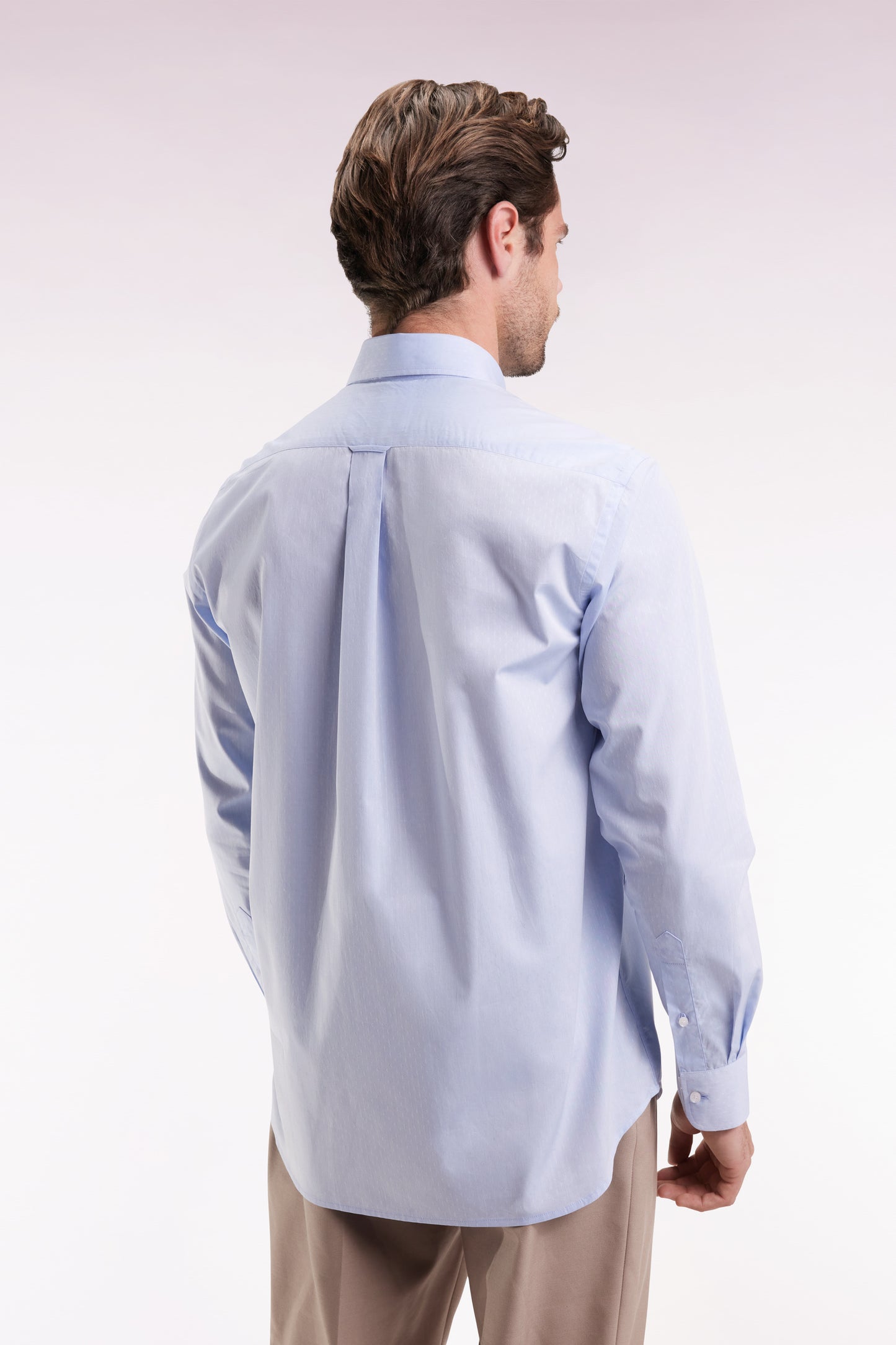 Chemise en coton ciel à micro-motifs jacquard coupe droite