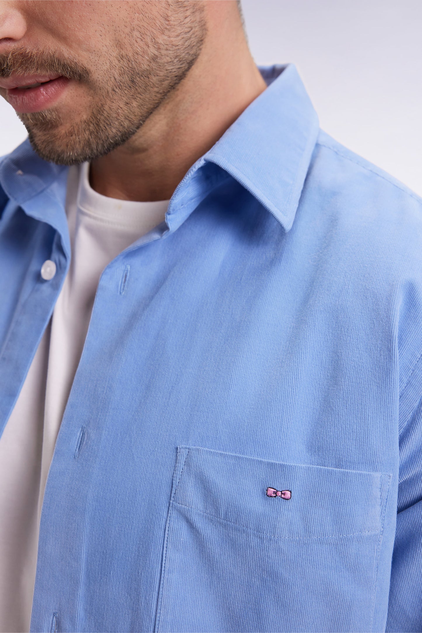 Straight-cut sky velvet shirt