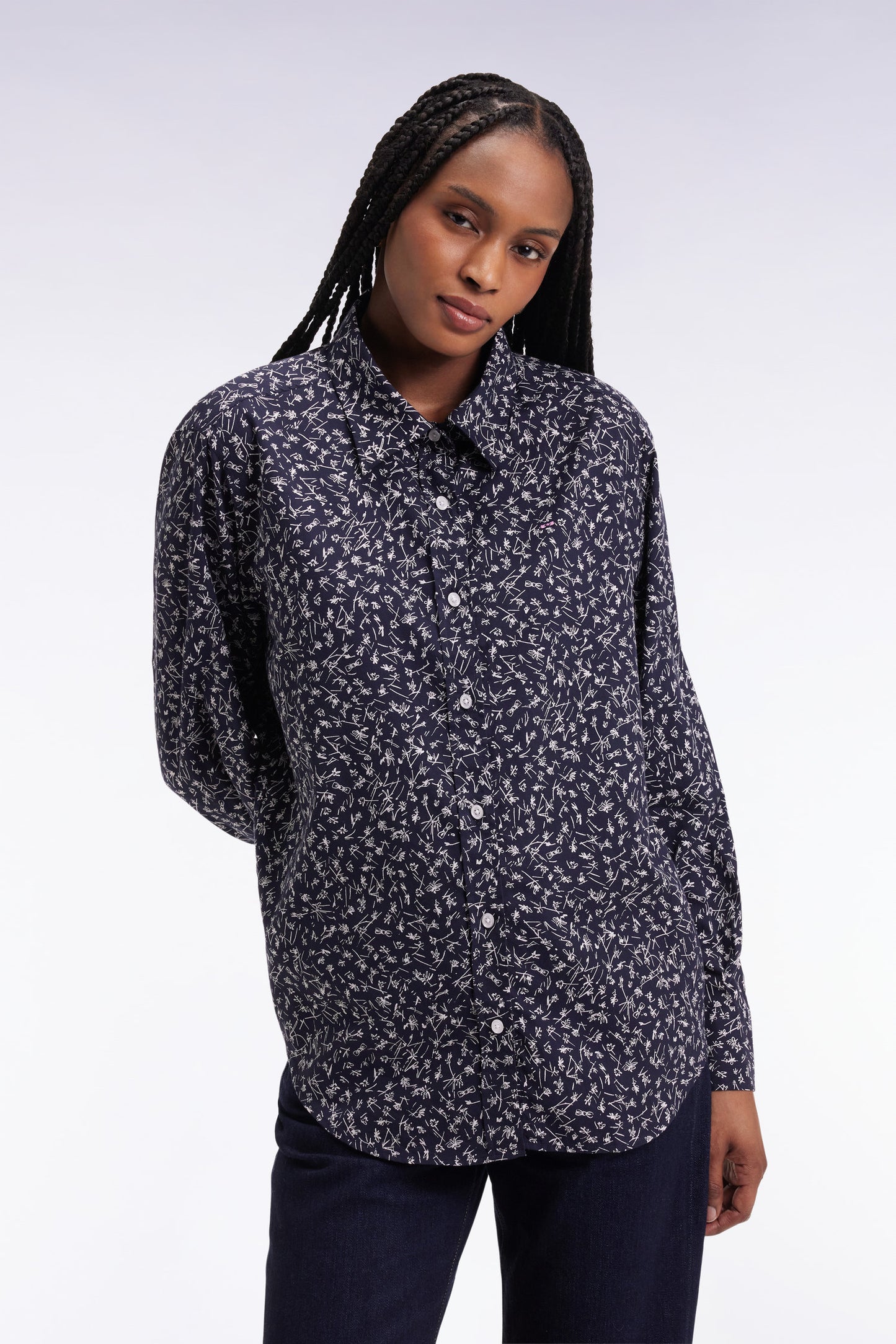 Slim-fit shirt in navy cotton poplin with micro-patterns