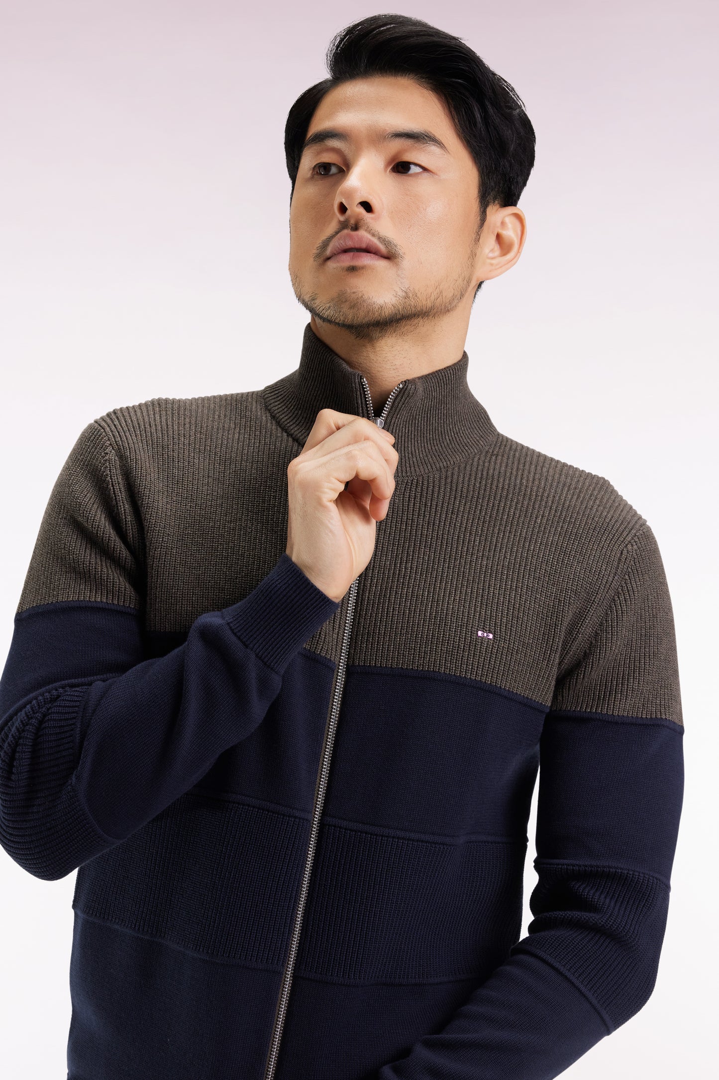 Zipped cardigan in two-tone navy and brown cotton, straight cut