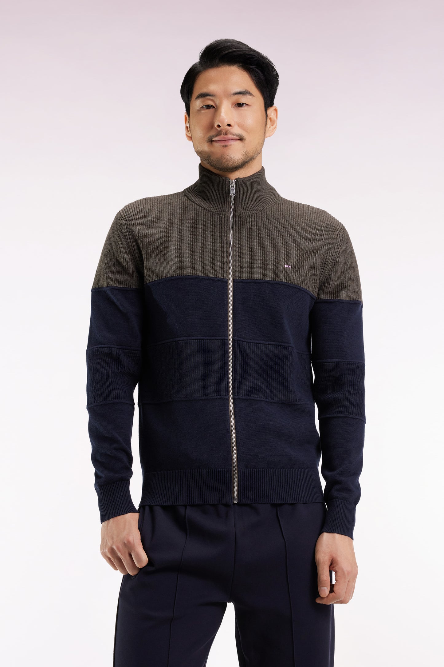 Zipped cardigan in two-tone navy and brown cotton, straight cut