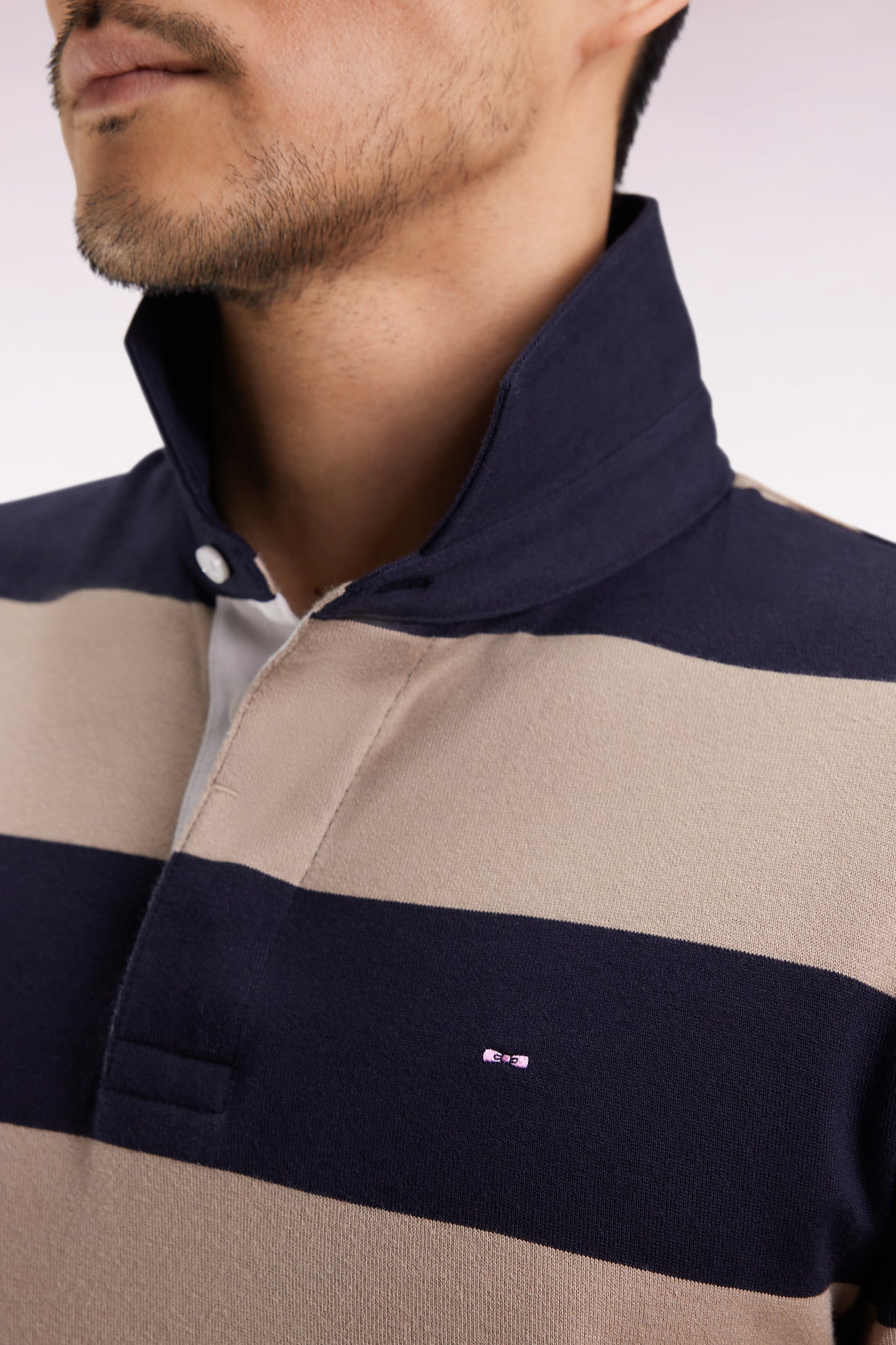Long-sleeved jersey with beige and black rugby stripes
