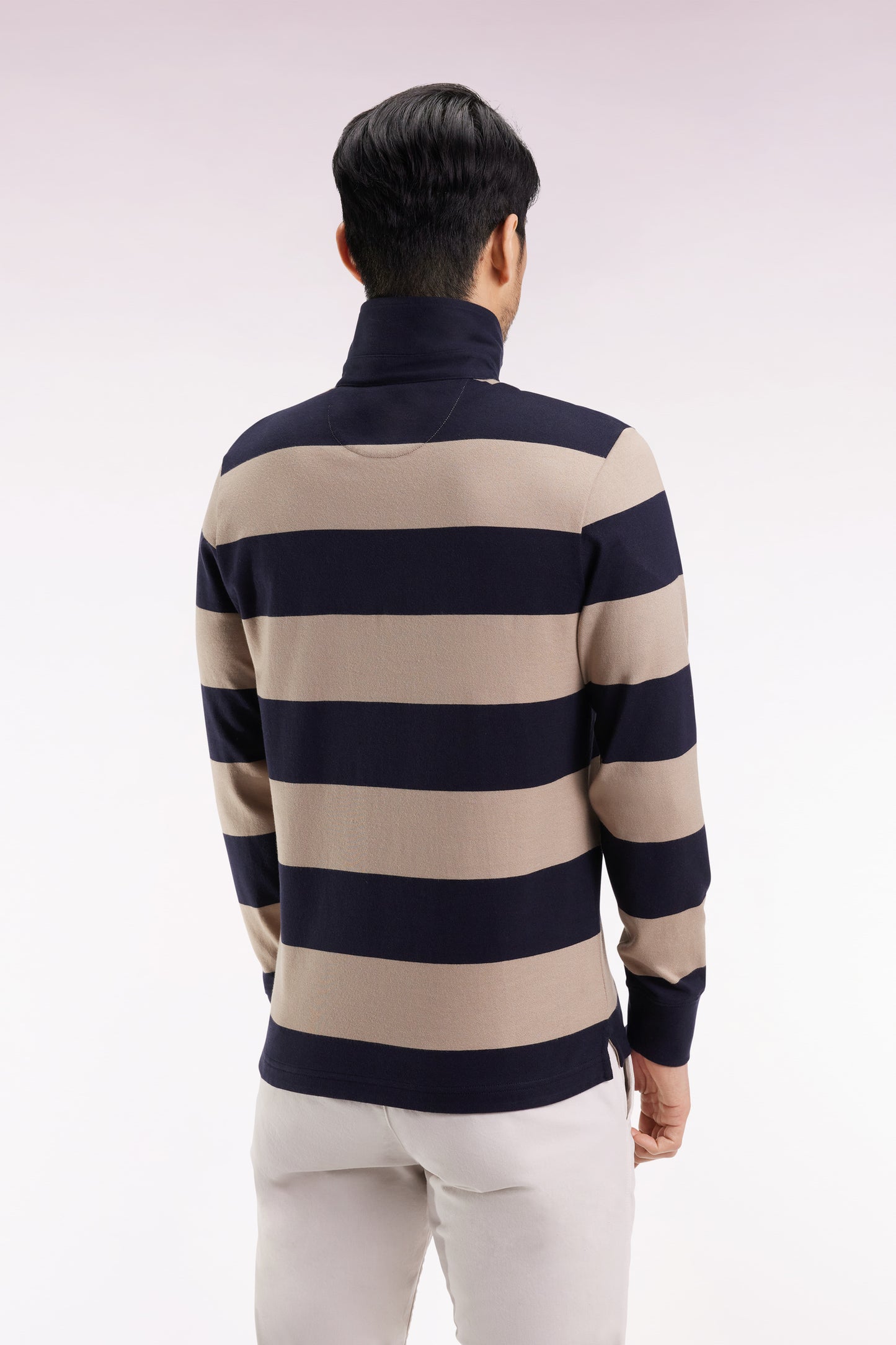 Long-sleeved jersey with beige and black rugby stripes