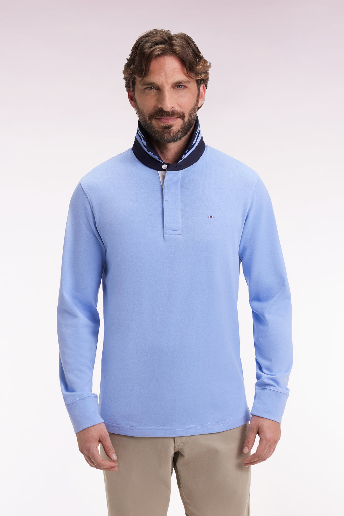 Long-sleeved jersey with striped collar underneath
