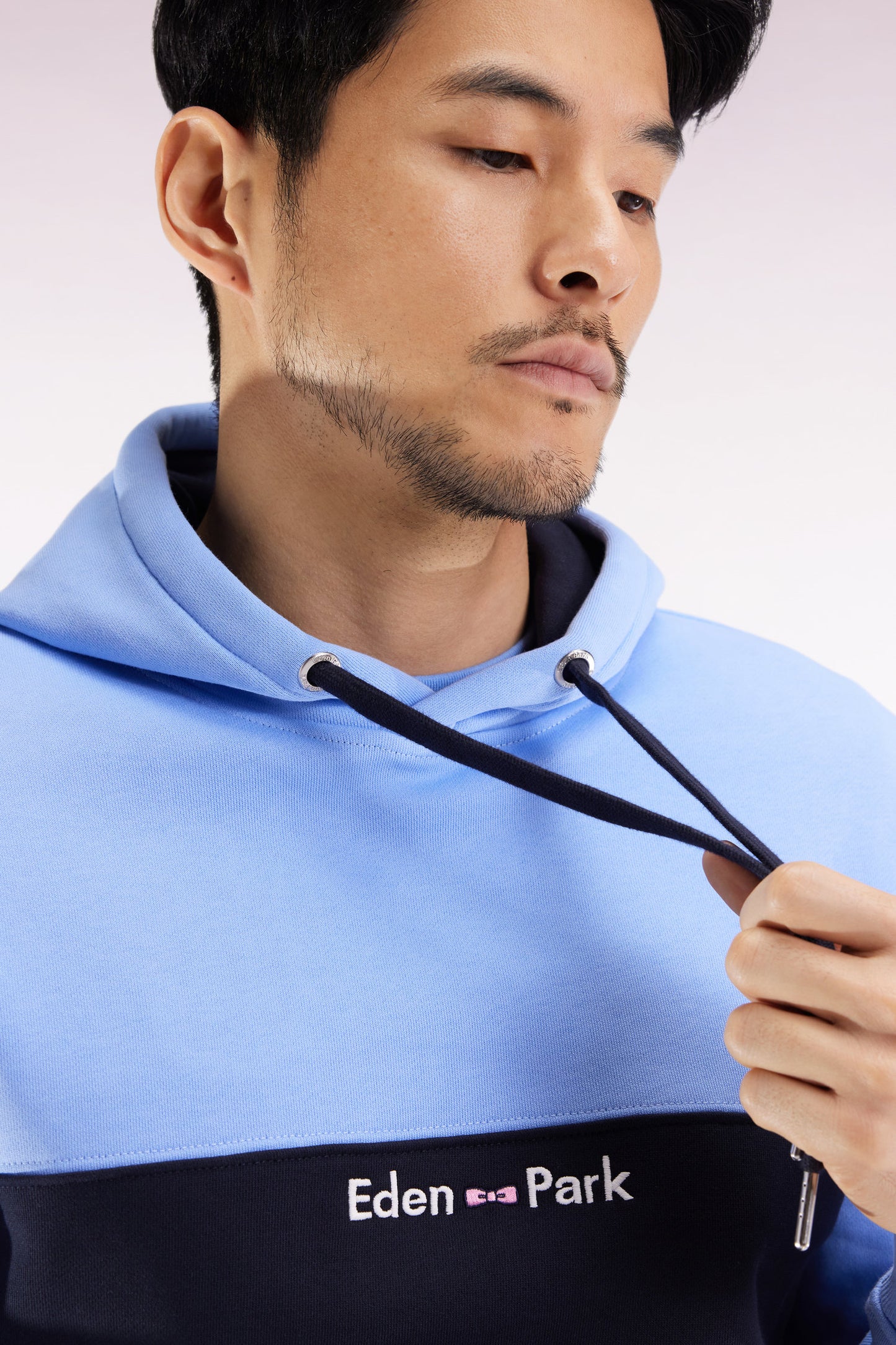 Two-tone pink hooded sweatshirt, straight cut