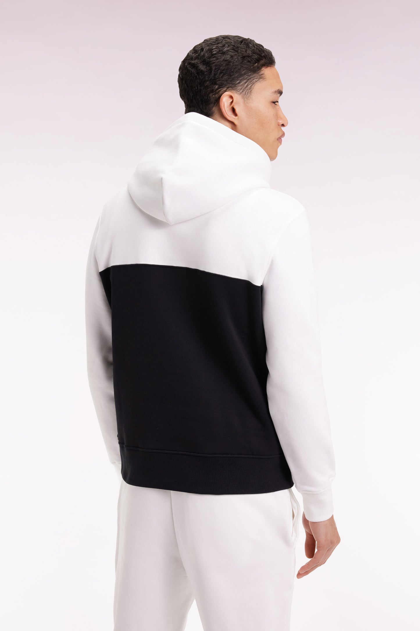 White two-tone hooded sweatshirt, straight cut