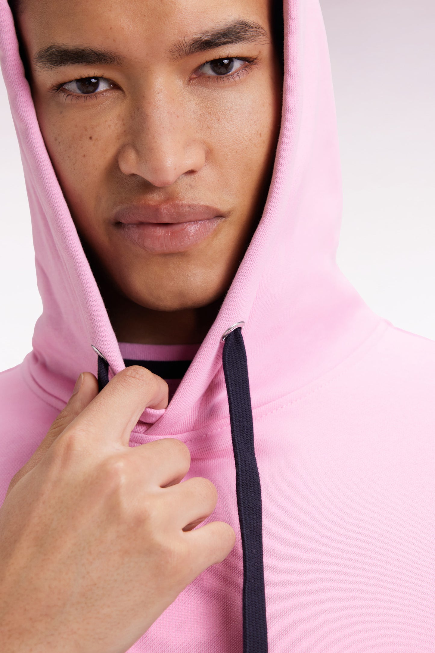 Two-tone navy hooded sweatshirt, straight cut