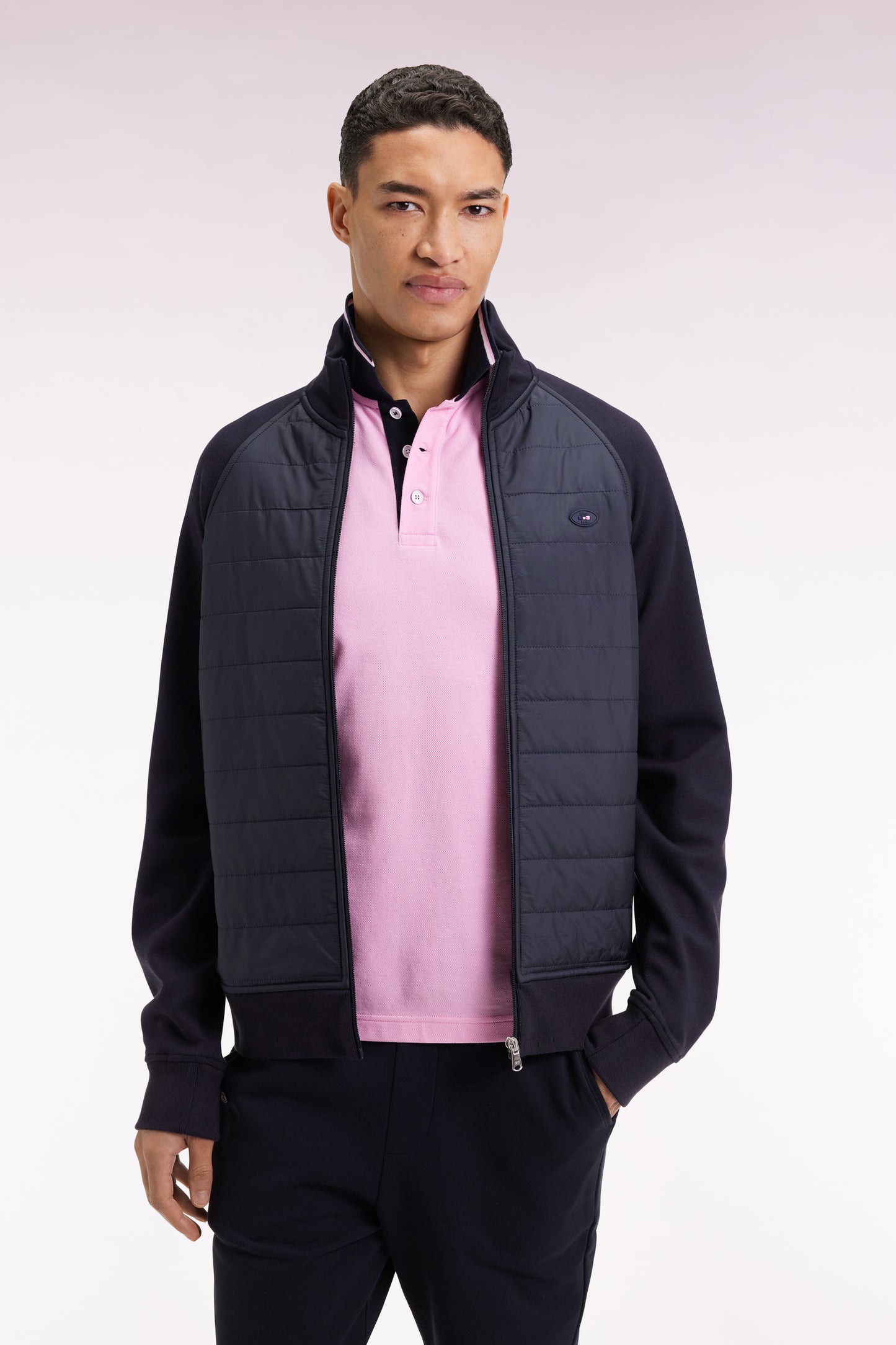 Navy two-color zip-up sweatshirt, straight cut