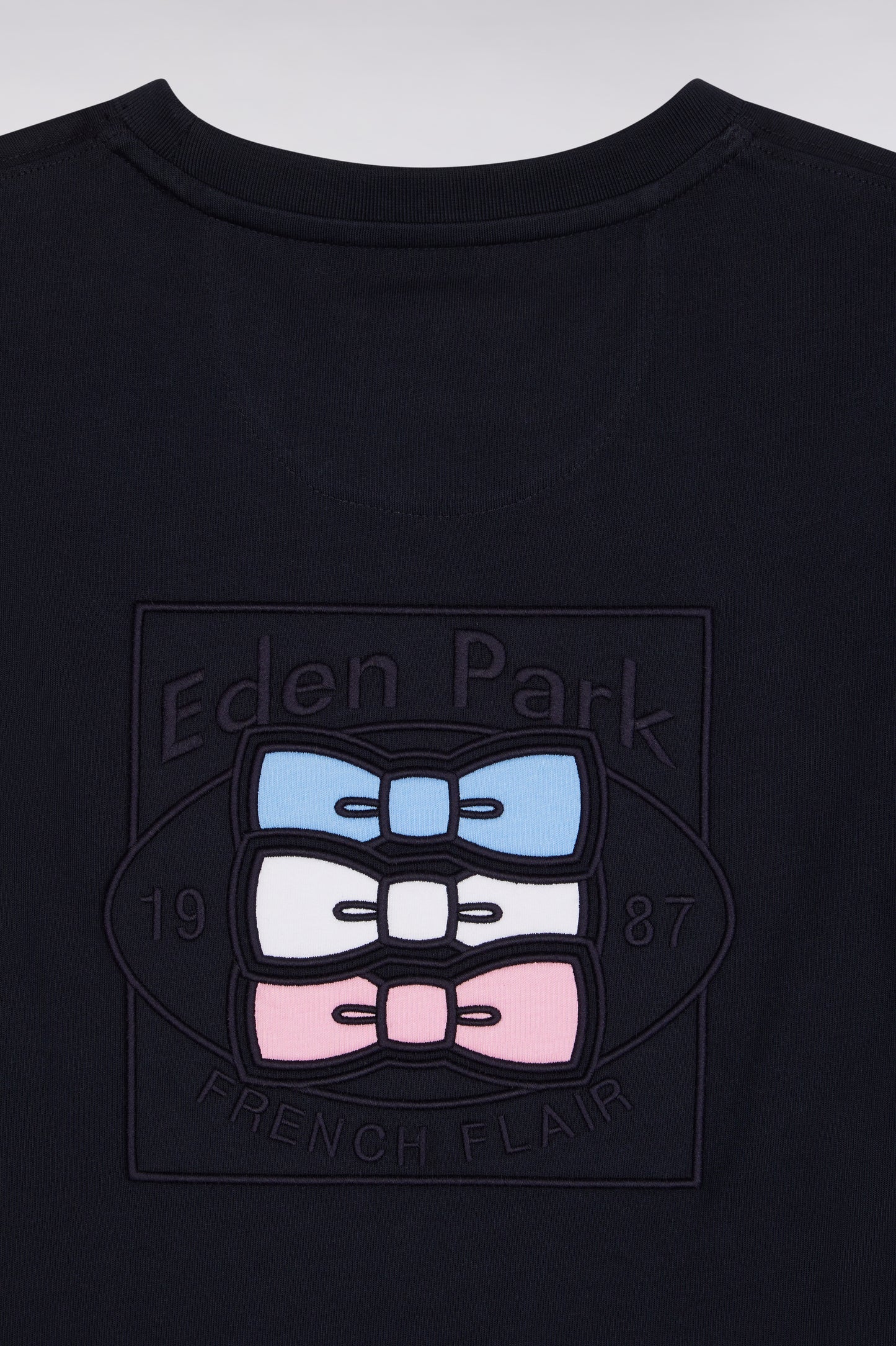 Contrast short-sleeved navy cotton T-shirt