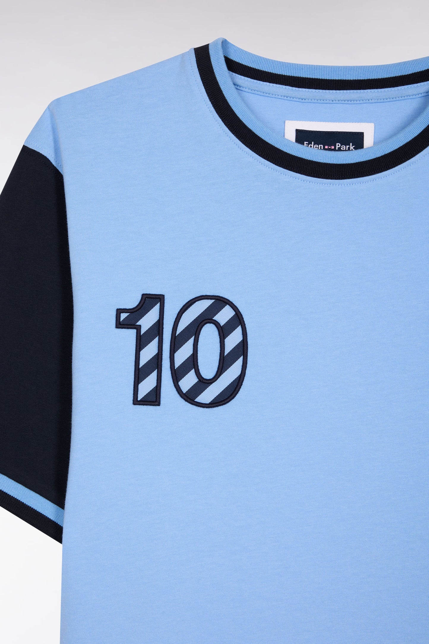 Two-tone short-sleeved T-shirt in sky cotton 10" embroidery
