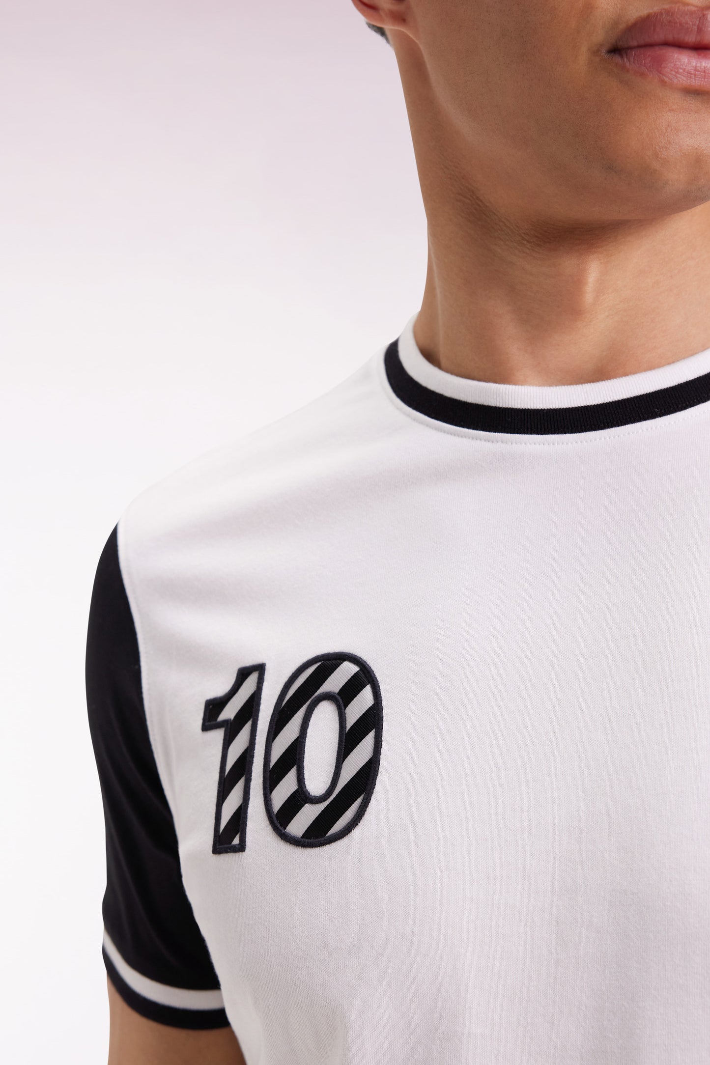 Two-tone short-sleeved T-shirt in white cotton 10" embroidery