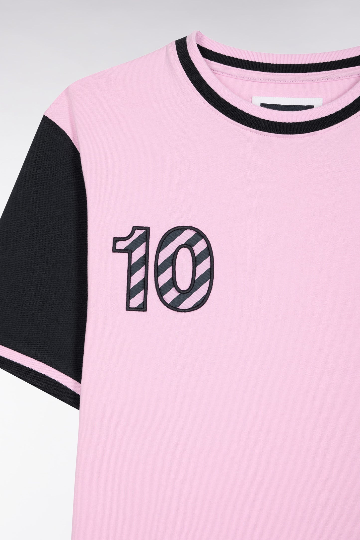 Two-tone short-sleeved navy cotton T-shirt with 10" embroidery