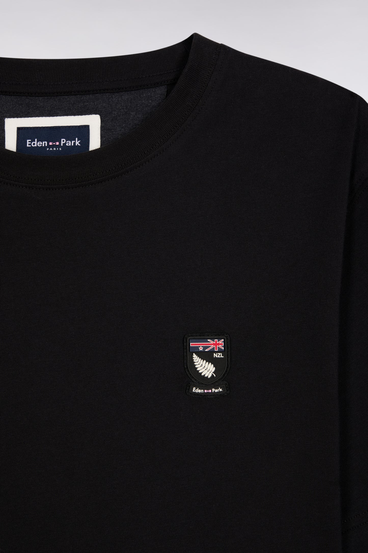 Black cotton short-sleeved T-shirt