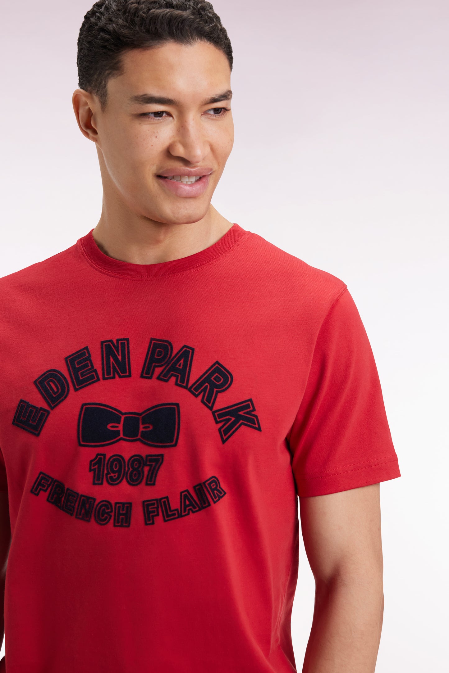 Short-sleeved T-shirt in red cotton with velvet-effect print