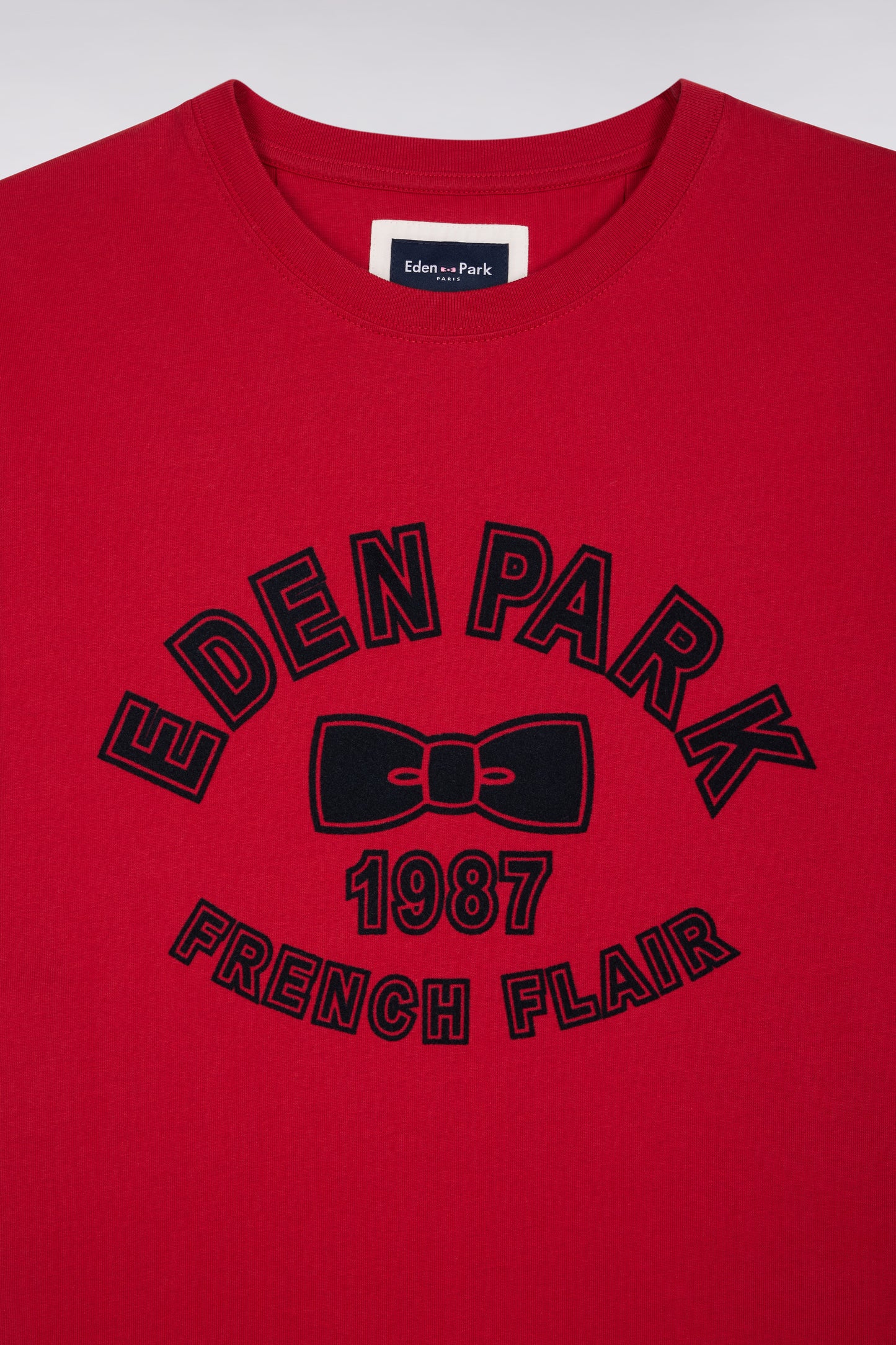 Short-sleeved T-shirt in red cotton with velvet-effect print