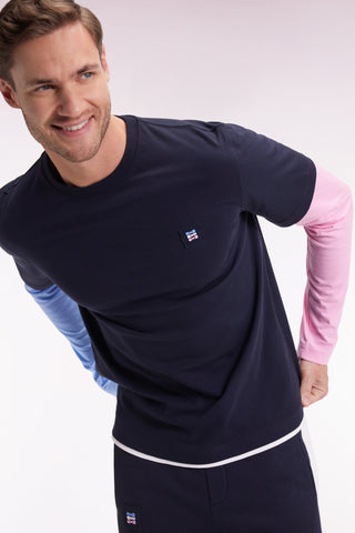 Long-sleeved black cotton T-shirt