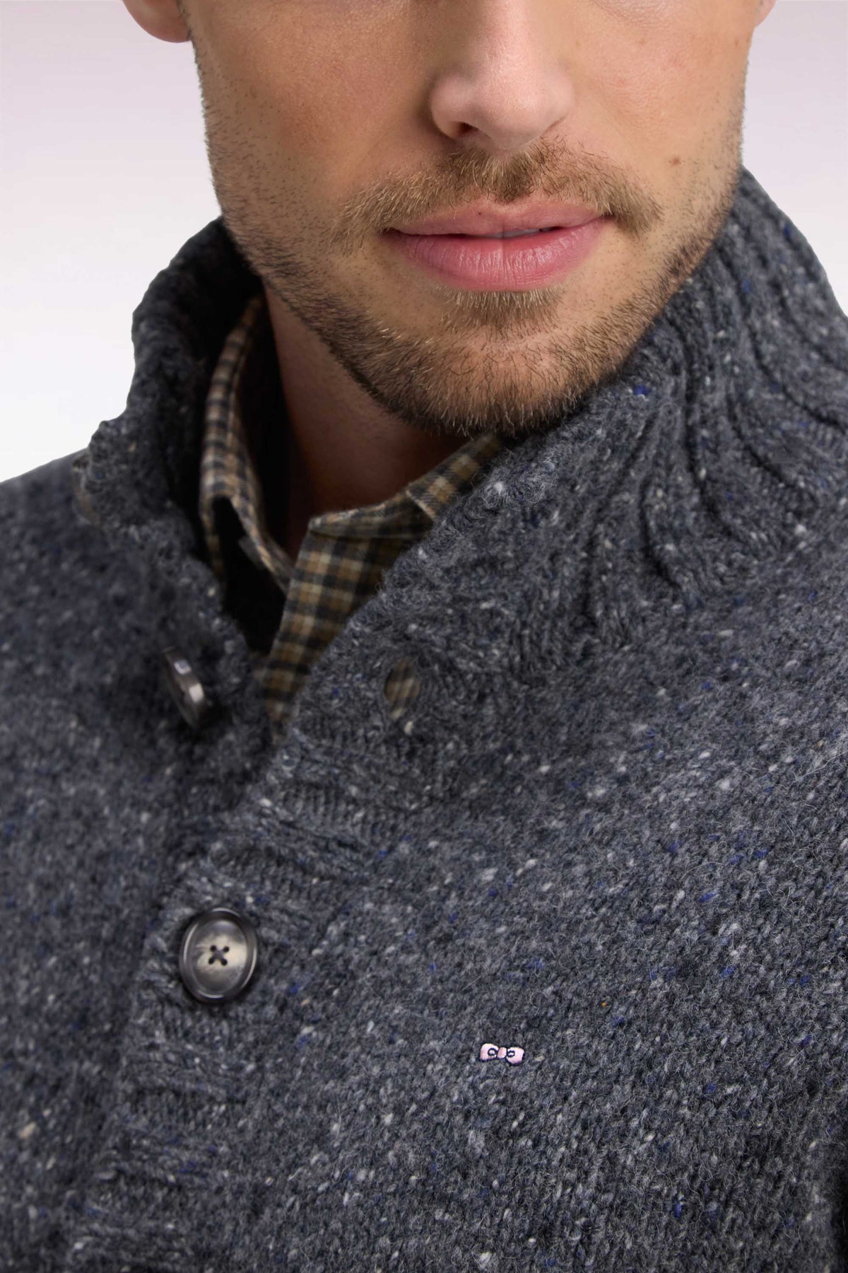 Gray heathered chunky knit straight cut buttoned cardigan