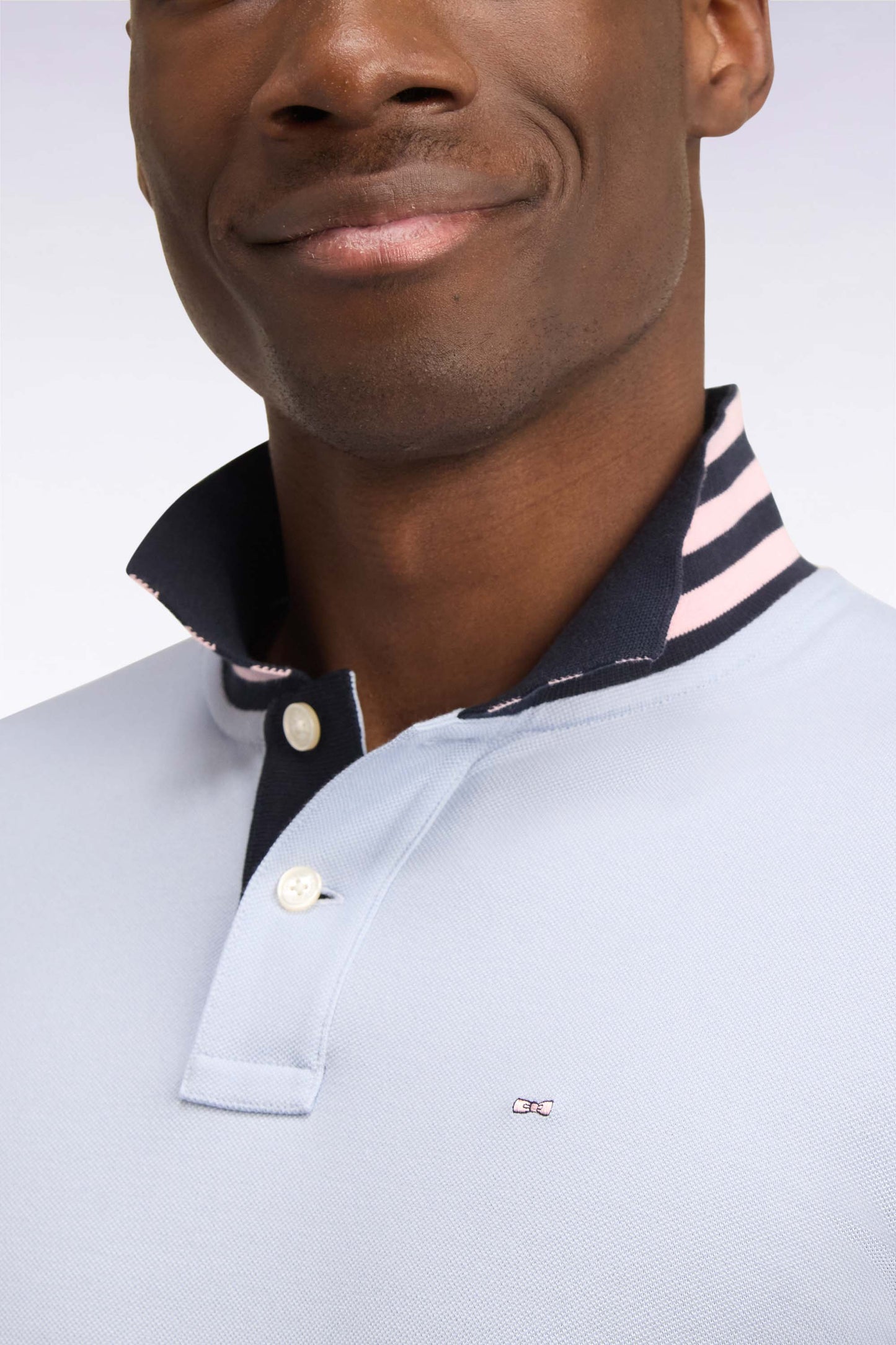 Polo manches courtes sous-col rayé en coton Pima gris coupe droite