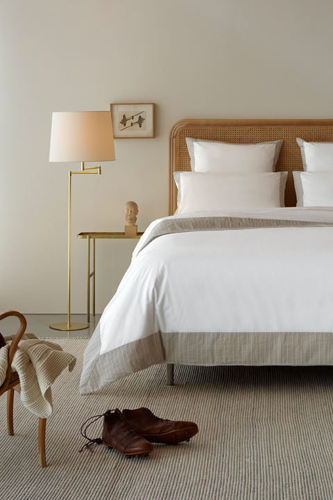 duo of square white and beige pillow case - Image 3