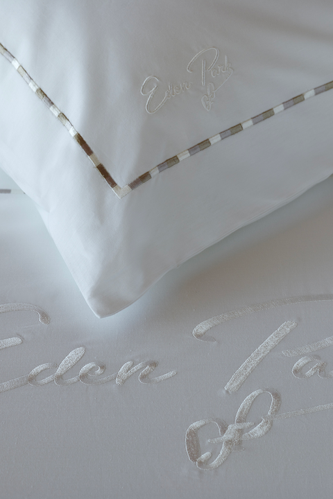 2 square pillowcases white and beige - Décrochons la lune - Image 1