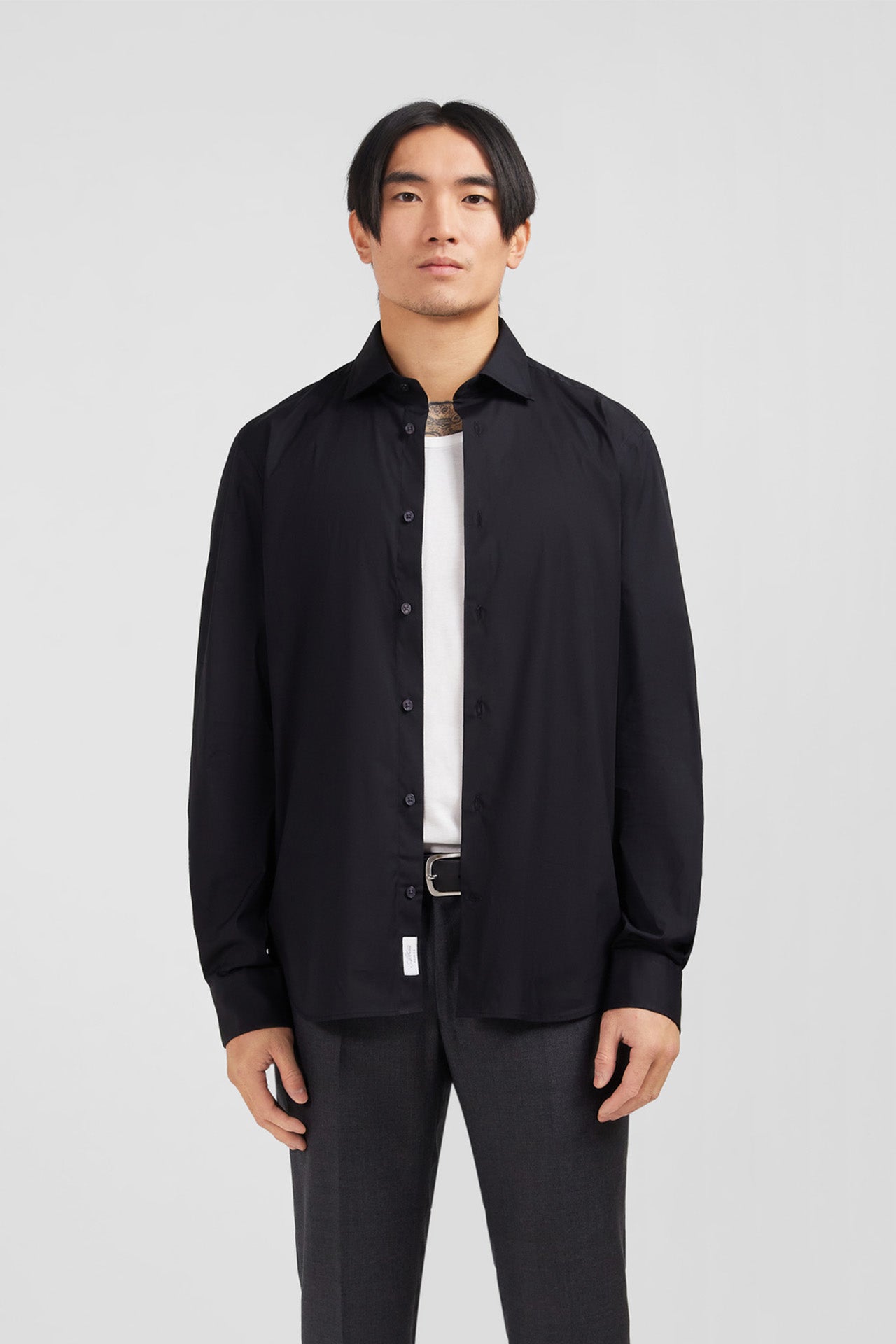 Slim-fit black shirt in stretch poplin