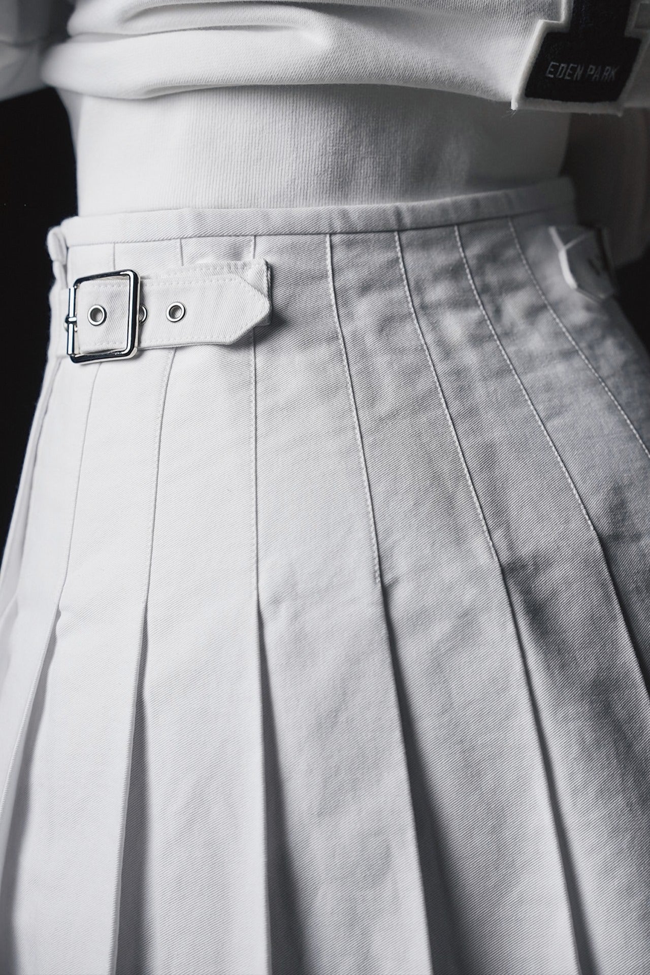 Pap'atelier white pleated kilt skirt with striped trim