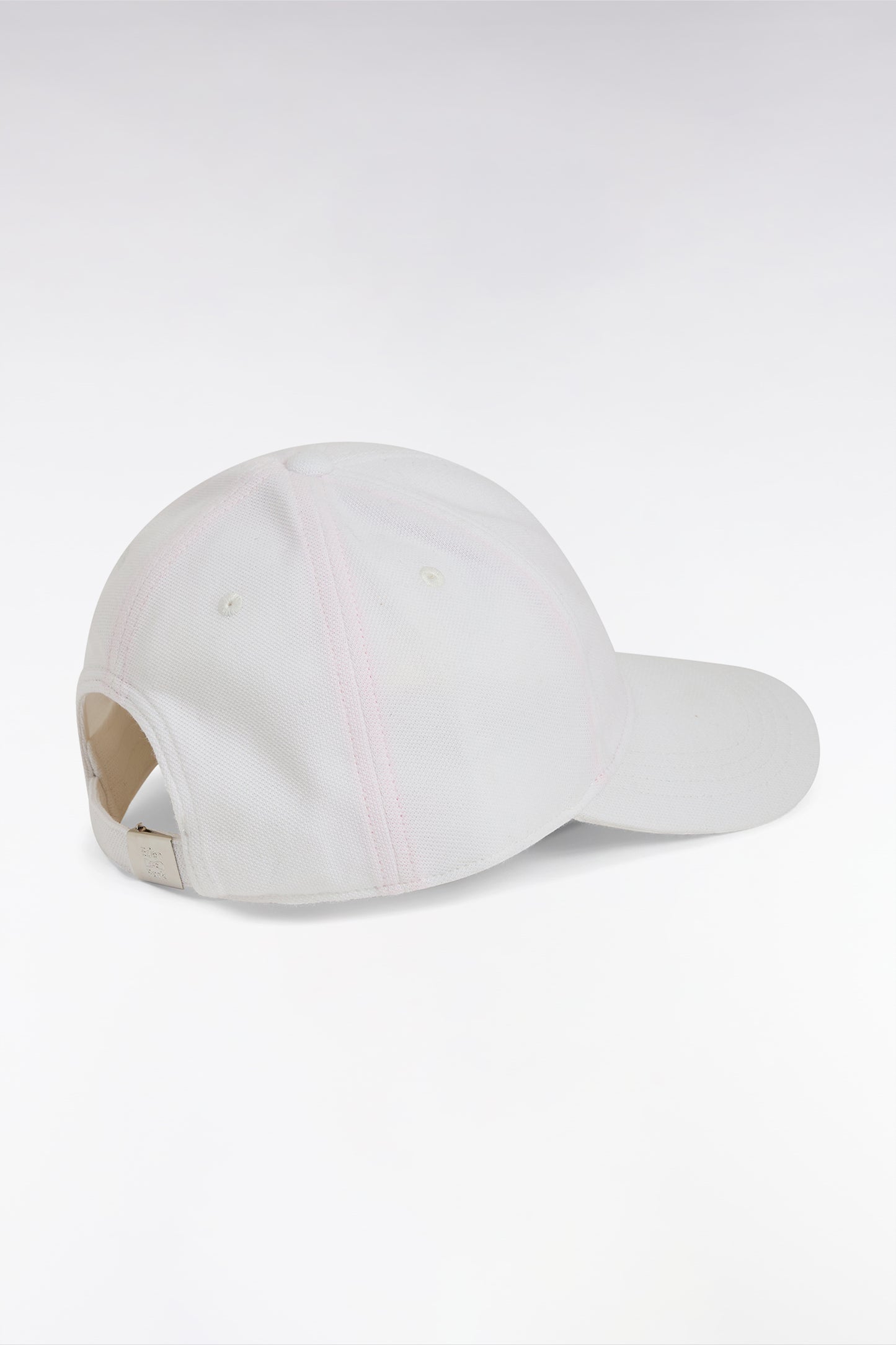 Casquette unie en piqué coton blanc broderie nœud papillon