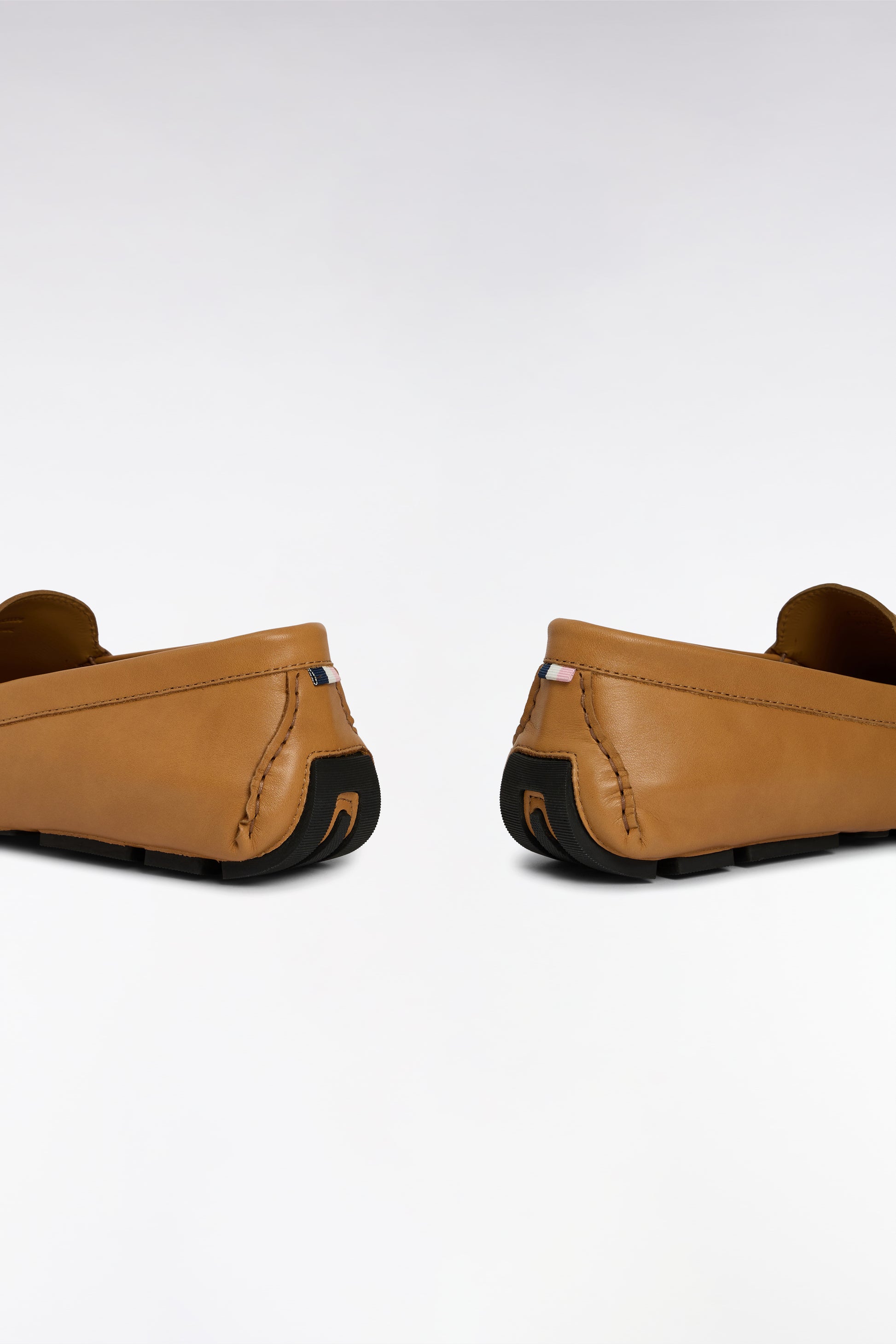 Mocassins en croûte de cuir camel