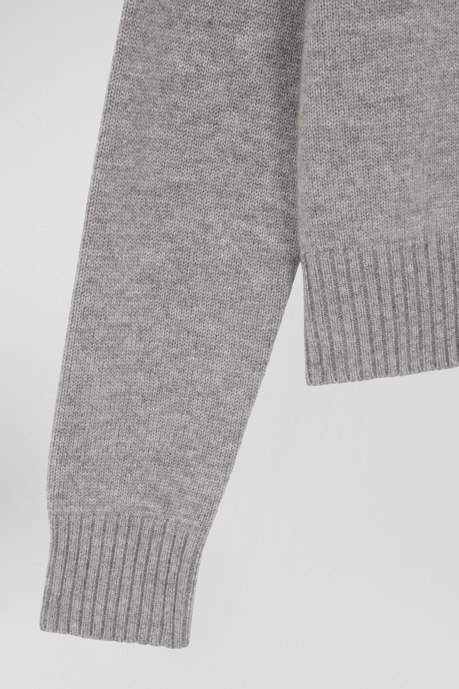 Regular grey round-neck wool and cashmere jumper