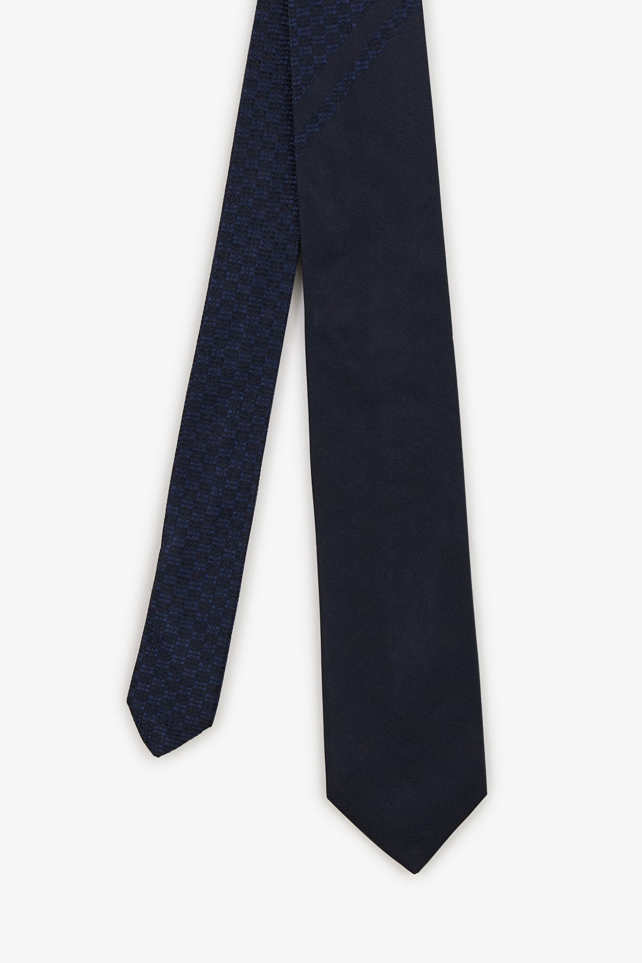 Cravate bleue à micro-motifs nœuds papillon bicolores - Image 1