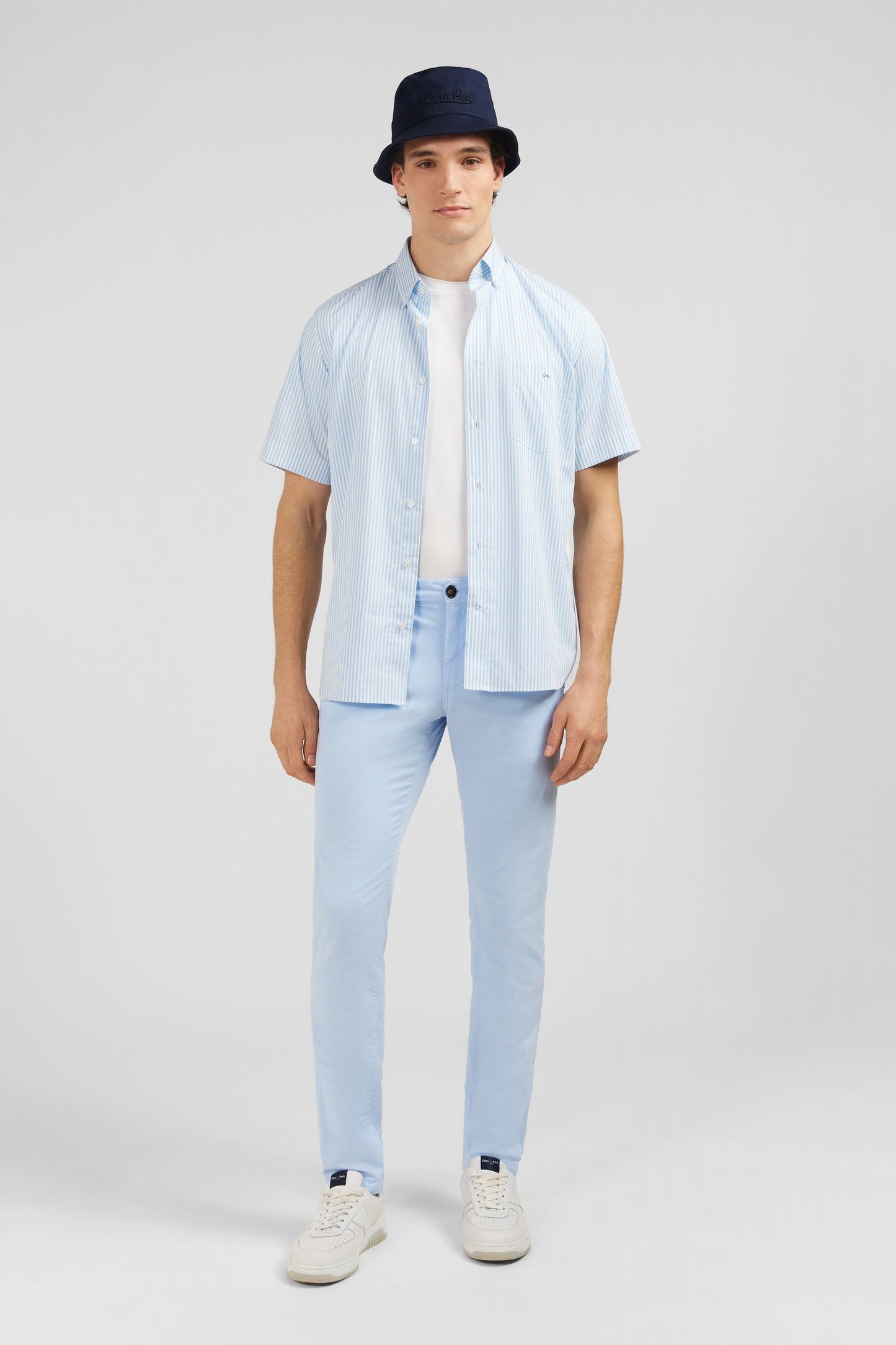 Pantalon chino bleu clair - Image 1