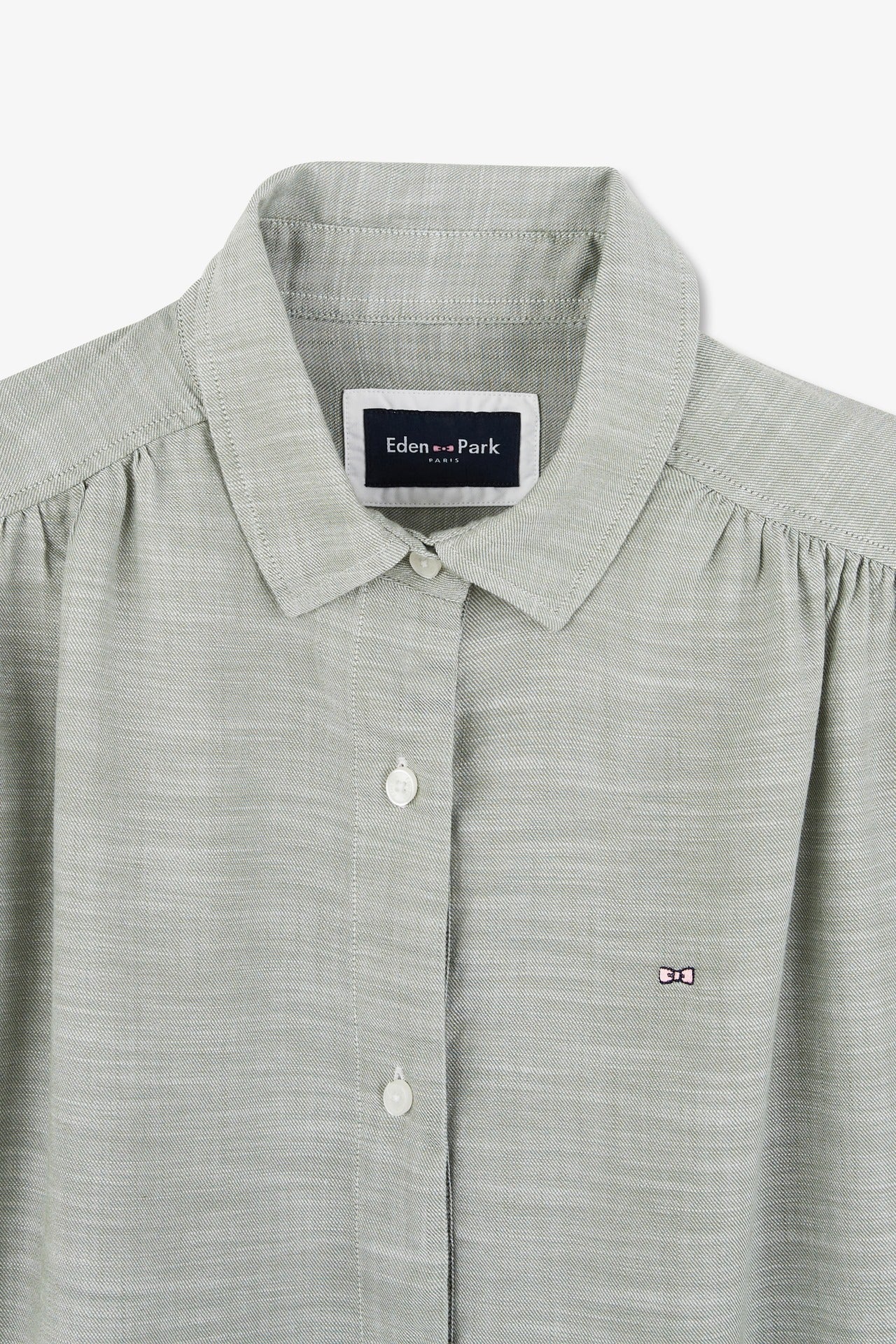 Green short-sleeved blouse