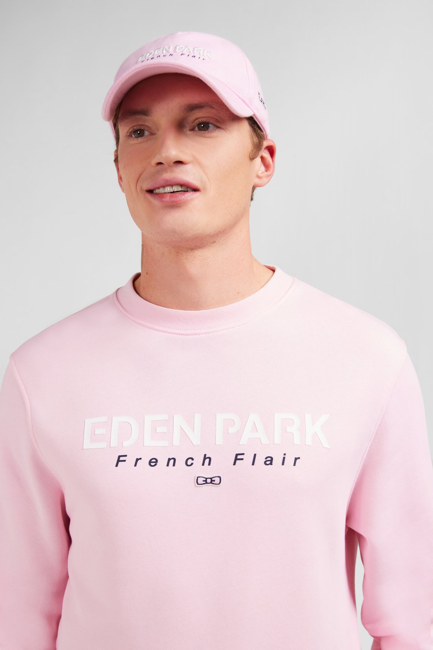 Pink round-neck sweatshirt